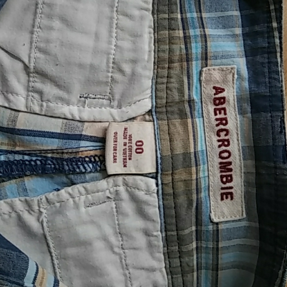 Shorts - Picture 3 of 3